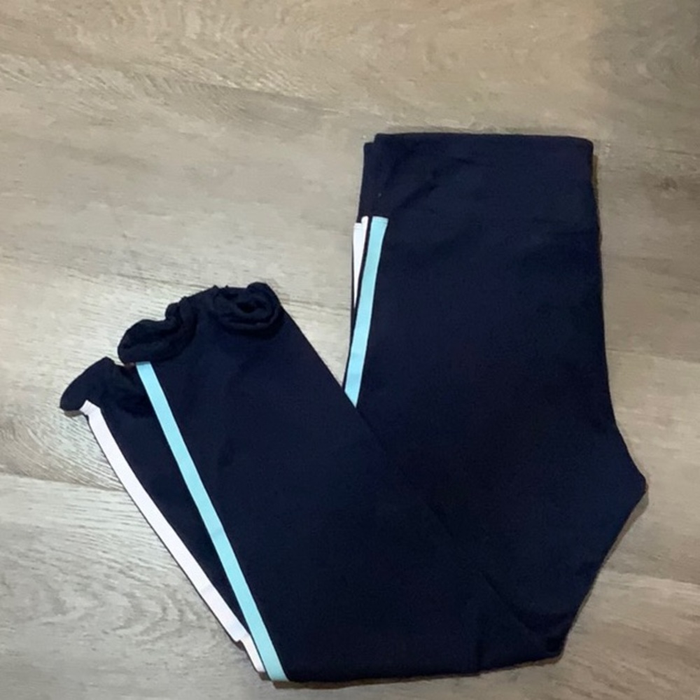 NWOT MARC NEW YORK Ladies Jogger or Yoga Pant. Large. Navy Blue with stripes.